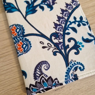 Bolsa&#x20;de&#x20;&#x00F3;culos&#x20;azul&#x20;e&#x20;branca