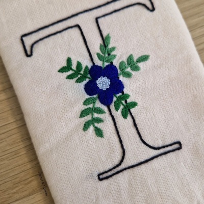 Bolsa&#x20;de&#x20;&#x00F3;culos&#x20;letra&#x20;T