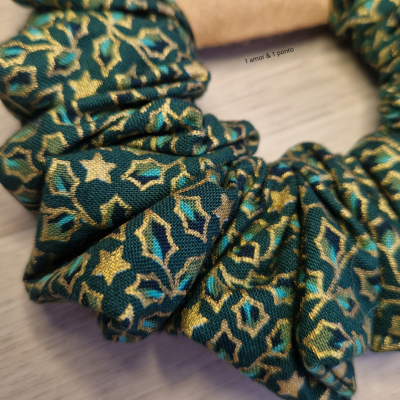 Frufru&#x20;verde&#x20;folhas&#x20;douradas