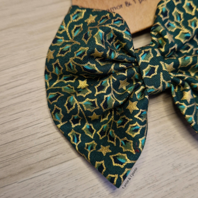 La&#x00E7;o&#x20;verde&#x20;folhas&#x20;douradas