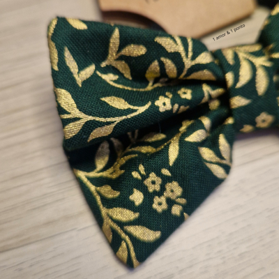 La&#x00E7;o&#x20;de&#x20;crian&#x00E7;a&#x20;verde&#x20;ramagens&#x20;douradas