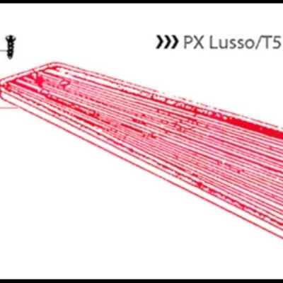 Peça técnica longa PX Lusso/T5 com superfície texturizada e marcações