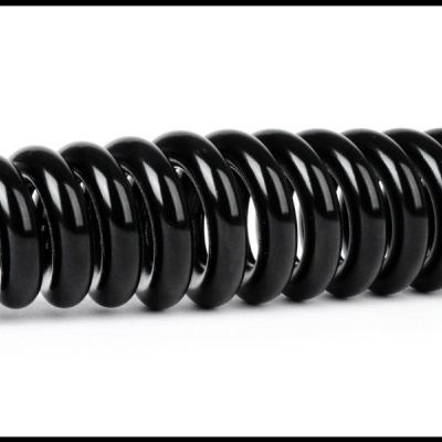 Mola helicoidal preta metálica com 14 voltas