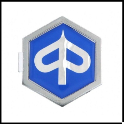 Emblema "PIAGGIO" nariz para Vespa