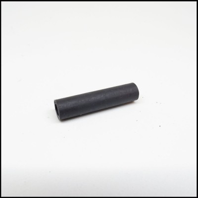 Peça cilíndrica preta de plástico ou borracha