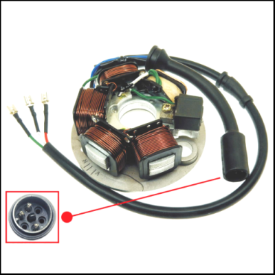 Estator metálico com bobinas de cobre e conector circular preto com múltiplos pinos