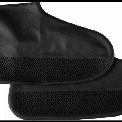 Capa protetora para sapatos em borracha preta com sola antiderrapante