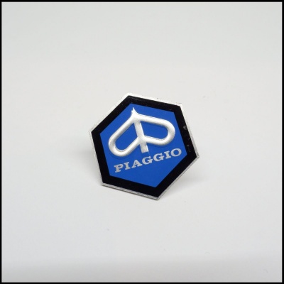 Emblema PIAGGIO hexagonal nariz para Vespa