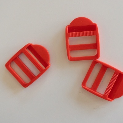 Regulador de Mochila PLAST  vermelho 30mm