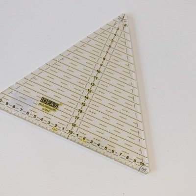 IDEAS - Régua Triangulo 20cm 6