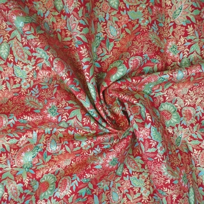 Tecido Makower Flores Natal Vermelho, Verde e Dourado 110cm