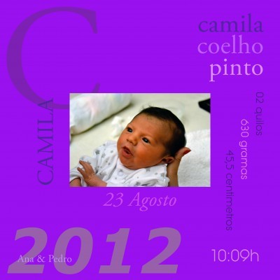 Foto de bebé com texto detalhando nome, peso, comprimento, data e hora de nascimento