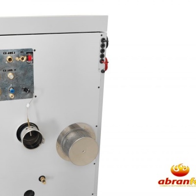 caldeira metálica cinza com conexões e texto 'CE 208 1' e 'CE 208 2'