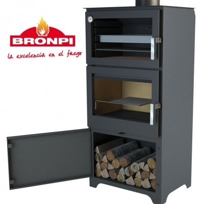 fogão ou forno a lenha cinzento com porta de vidro e compartimento para lenha