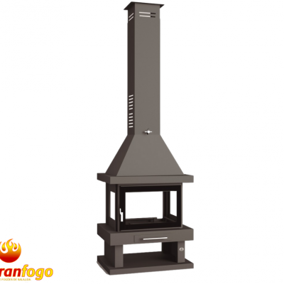 Lareira metálica cinza com chaminé e porta de vidro