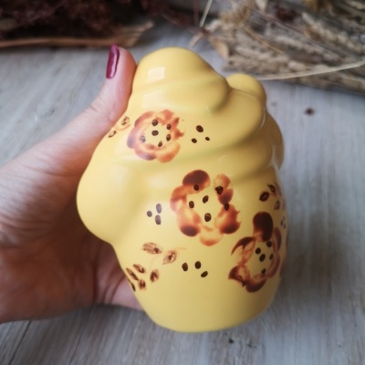 Santo António em cerâmica em amarelo pastel