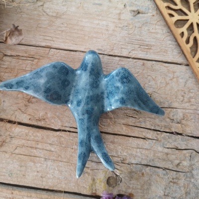 Conjunto de 3 andorinhas em cerâmica, cor azul oriente