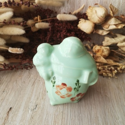 Santo António em cerâmica em verde pastel