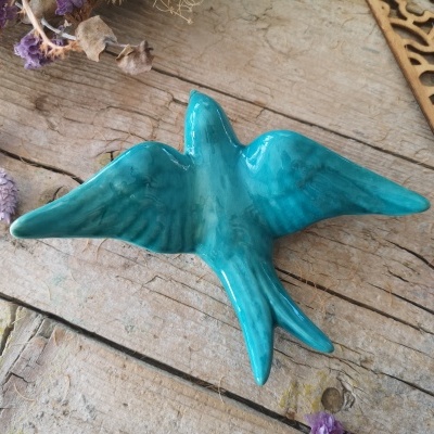 Conjunto de 3 andorinhas em cerâmica, cor azul turquesa