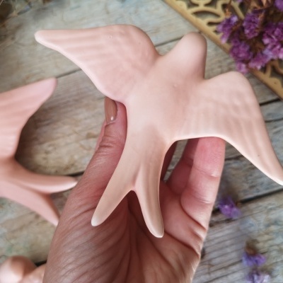 Conjunto de 3 andorinhas em cerâmica, cor rosa mate