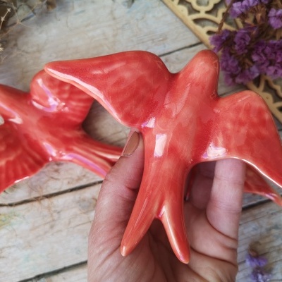 Conjunto de 3 andorinhas em cerâmica, cor Salmão forte