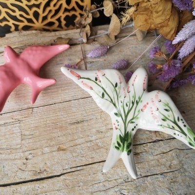 Conjunto de 2 andorinhas em cerâmica