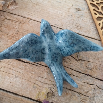 Conjunto de 3 andorinhas em cerâmica, cor azul oriente