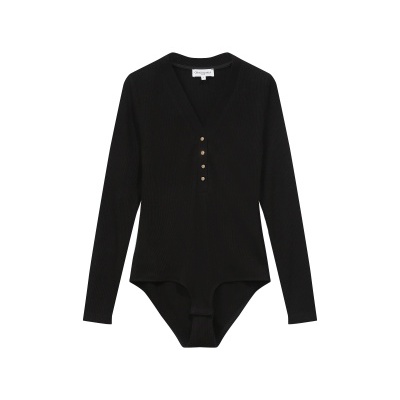 Body feminino preto manga comprida tecido canelado com botões dourados
