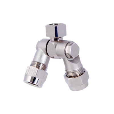 Conector metálico articulado cromado com porcas sextavadas.