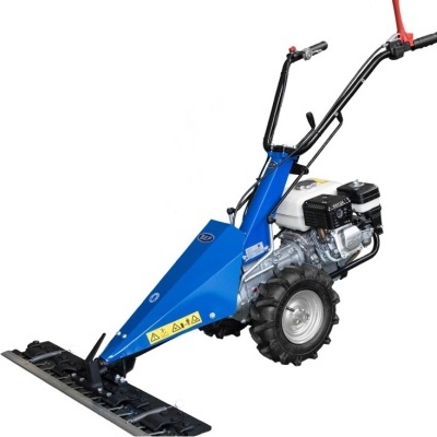 Cortador de relva motorizado azul, branco, preto e vermelho com lâmina metálica