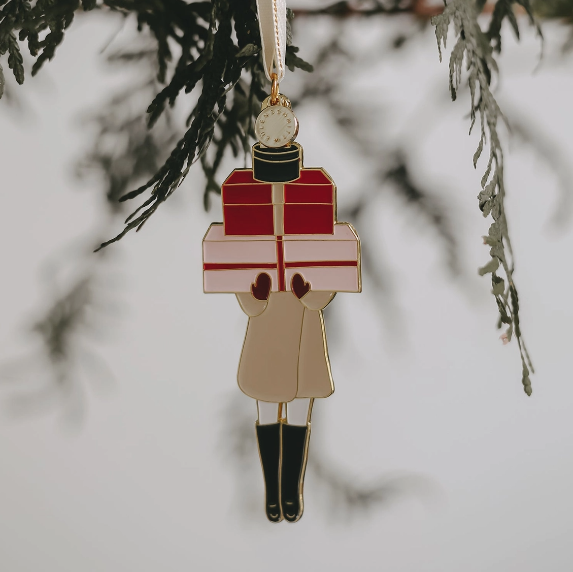 Tree Ornaments "Ornament Girl" EULENSCHNITT Tree Ornaments "Ornament Girl" EULENSCHNITT