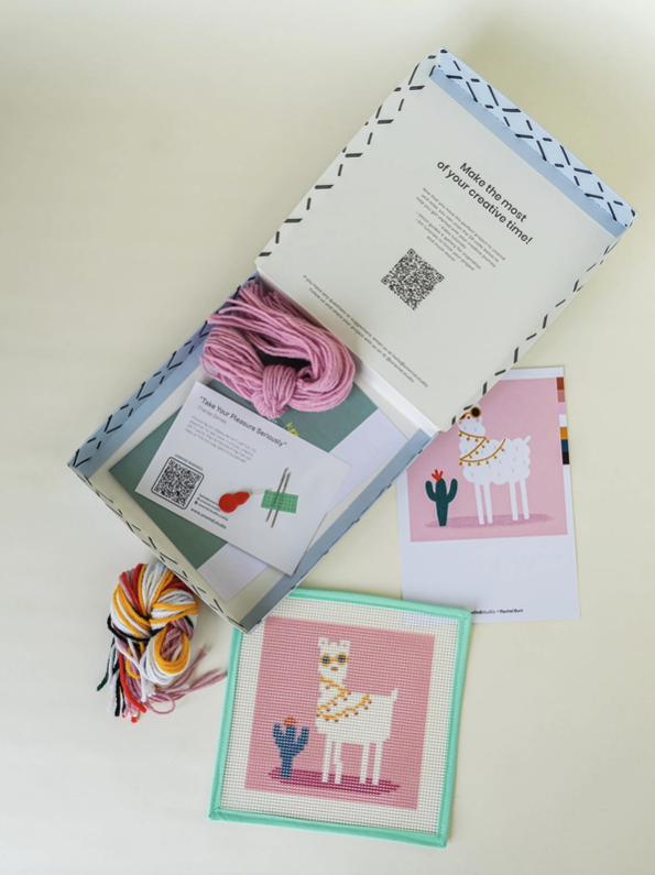 "SEM DRAMA LHAMA" NEEDLEPOINT - UNWIND STUDIO "SEM DRAMA LHAMA" NEEDLEPOINT - UNWIND STUDIO