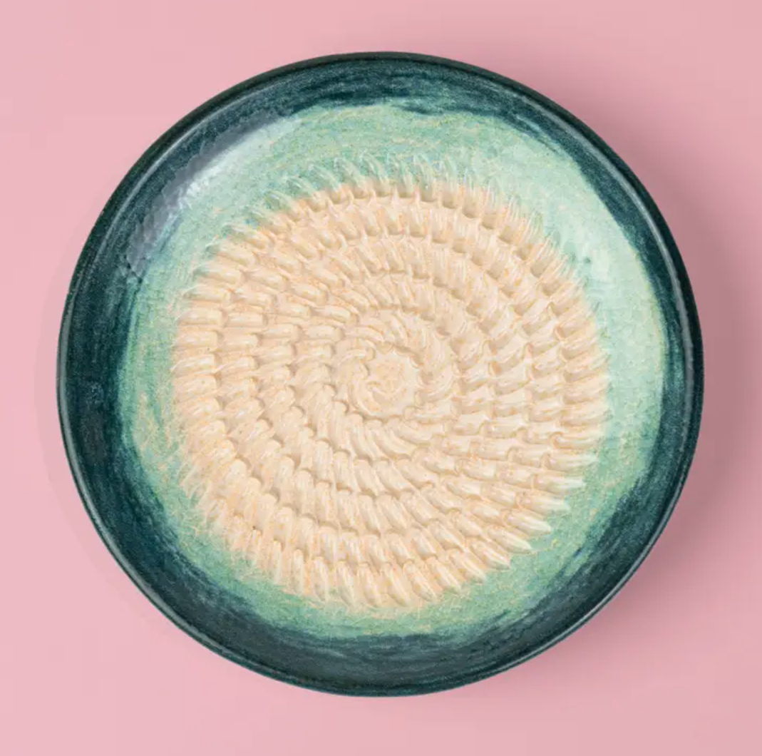 PRATO RALADOR "BRISA - VERDE E AMARELO - PEQUENO" ALFAR TIERRA COCIDA PRATO RALADOR "BRISA - VERDE E AMARELO - PEQUENO" ALFAR TIERRA COCIDA