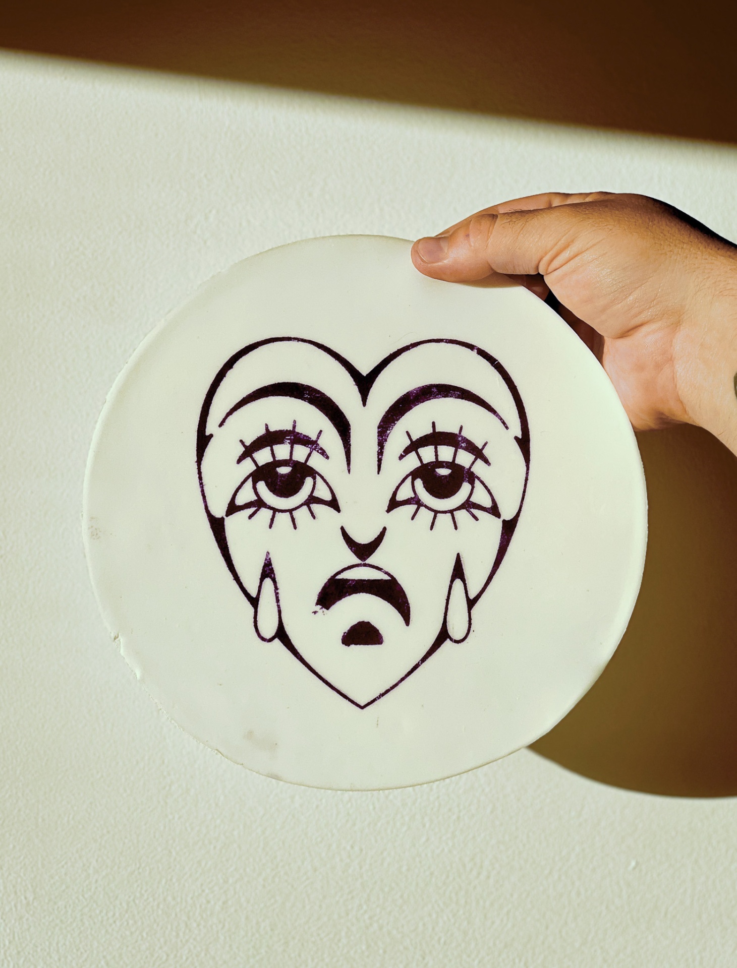 STENCIL EM PELE ARTIFICIAL CRYING HEART ZERO TATTOO STENCIL EM PELE ARTIFICIAL CRYING HEART ZERO TATTOO