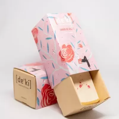 SABONETE ARTESANAL "AZEITE COM ROSAS" DAKI