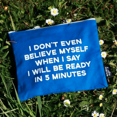 BOLSA AZUL "I DON´T EVEN BELIEVE MYSELF" STUDIO INKTVIS