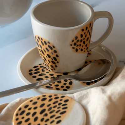 CONJUNTO CHÁVENA + PRATO LEOPARDO MANU SOUZA