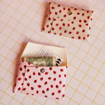 PORTA-CARTÕES "MORANGOS" ECKE