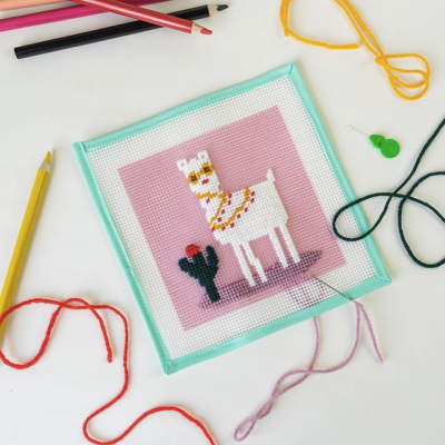 "SEM DRAMA LHAMA" NEEDLEPOINT - UNWIND STUDIO