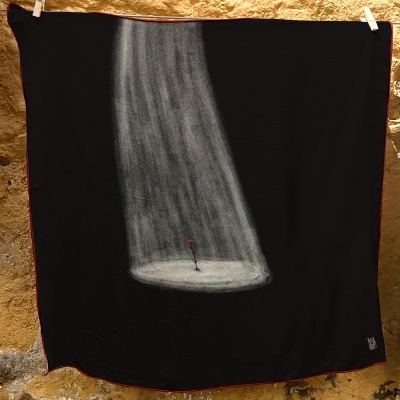 LENÇO "UMA LUZ QUE NUNCA SE APAGA" MARTA NUNES