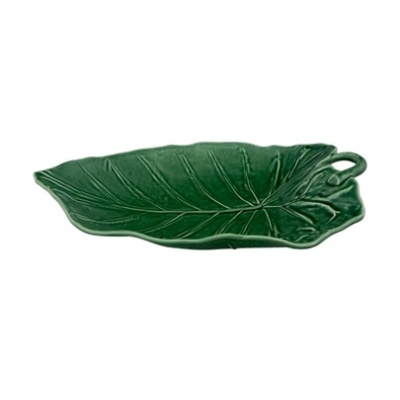 Prato cerâmico verde em forma de folha com nervuras