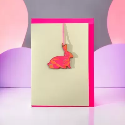 POSTAL COM PENDENTE "COELHO" PINK STORIES