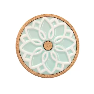 Porta copos redondo azul e branco com bordas de cortiça