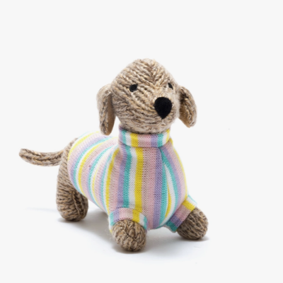 CÃO SALSICHA de malha com jumper pastel BEST YEARS