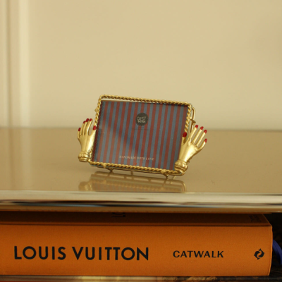 Jana Hand Frame Small Doing Goods