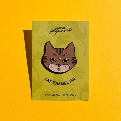 ENAMEL PIN "TABBY CAT" SARA FELGUEIRAS