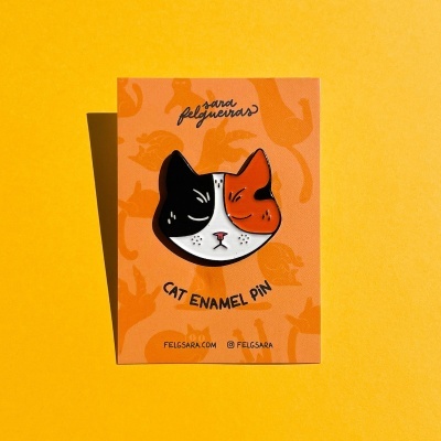 ENAMEL PIN "CALICO CAT" SARA FELGUEIRAS