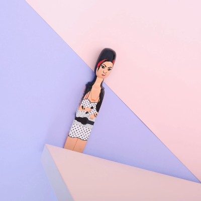 Door Stopper - Amy Winehouse (Amie) WEDGIE