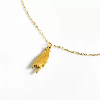 COLAR COM PENDENTE DE MÃO LITCHI