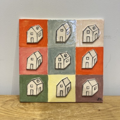 PEÇA DE CERÂMICA "CASAS EM QUADRADOS COLORIDOS "JOANA NOBREGA